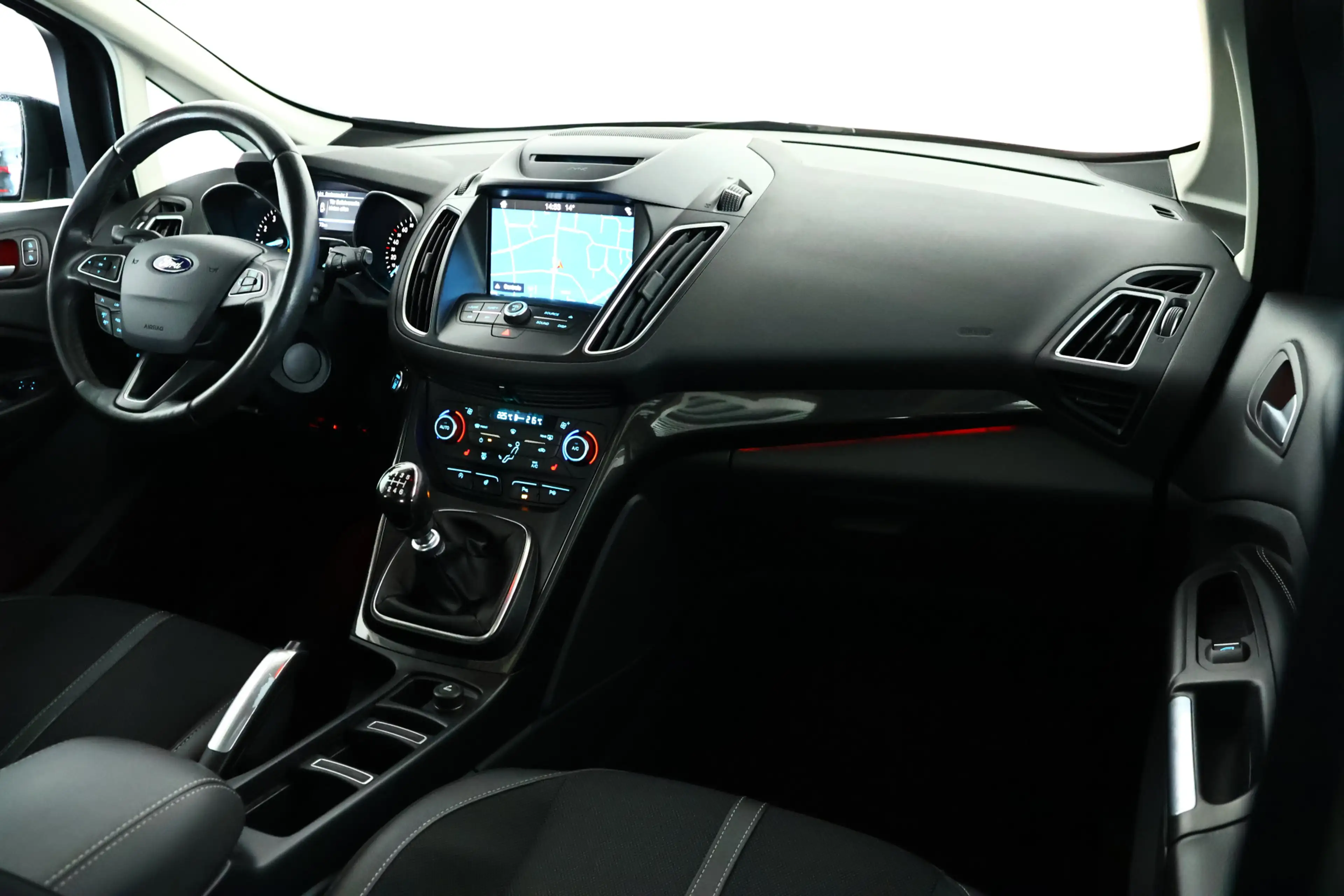 Ford C-Max 1.0 Titanium / Panorama / Navi / CarPlay / Cam — photo 3