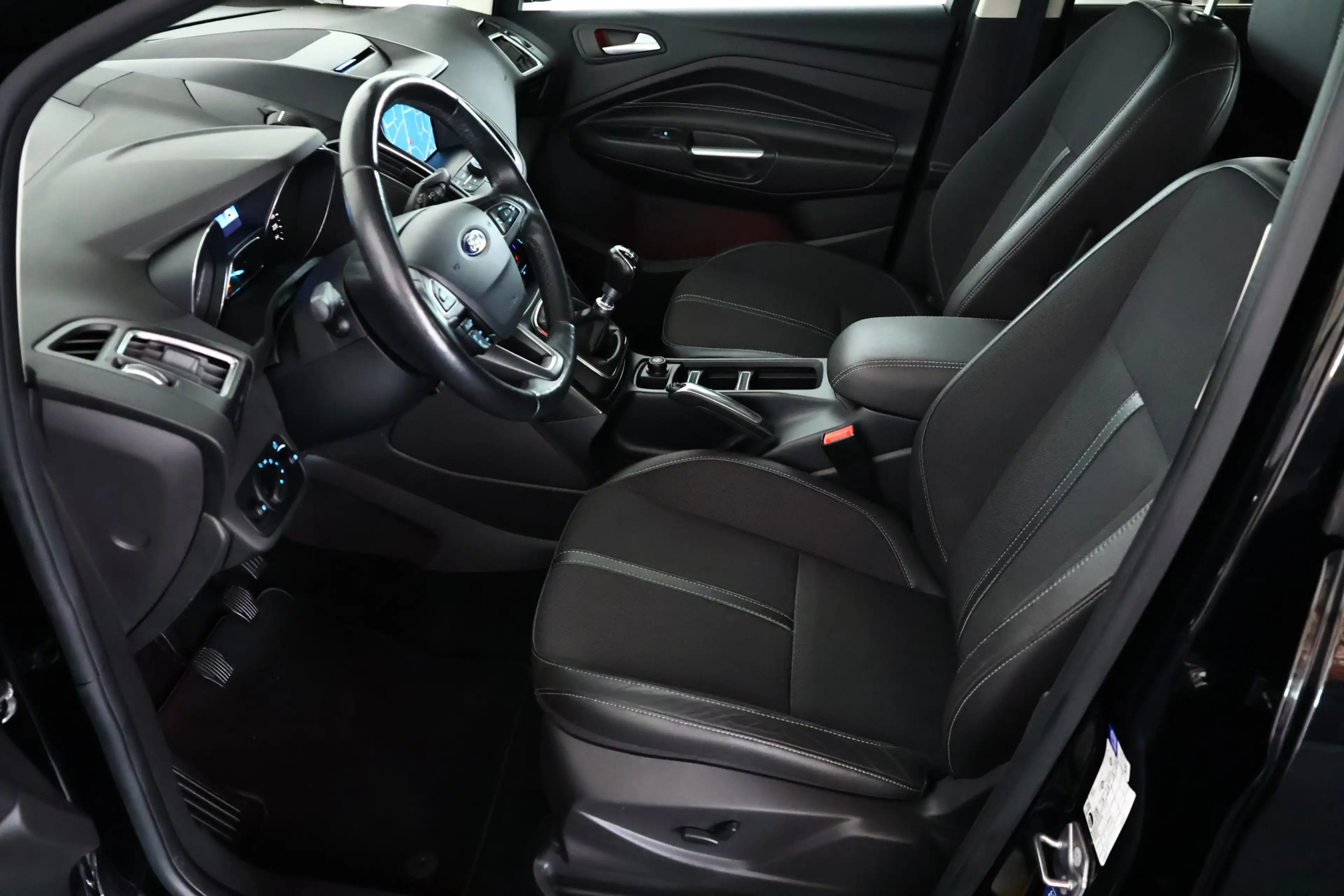 Ford C-Max 1.0 Titanium / Panorama / Navi / CarPlay / Cam — photo 6
