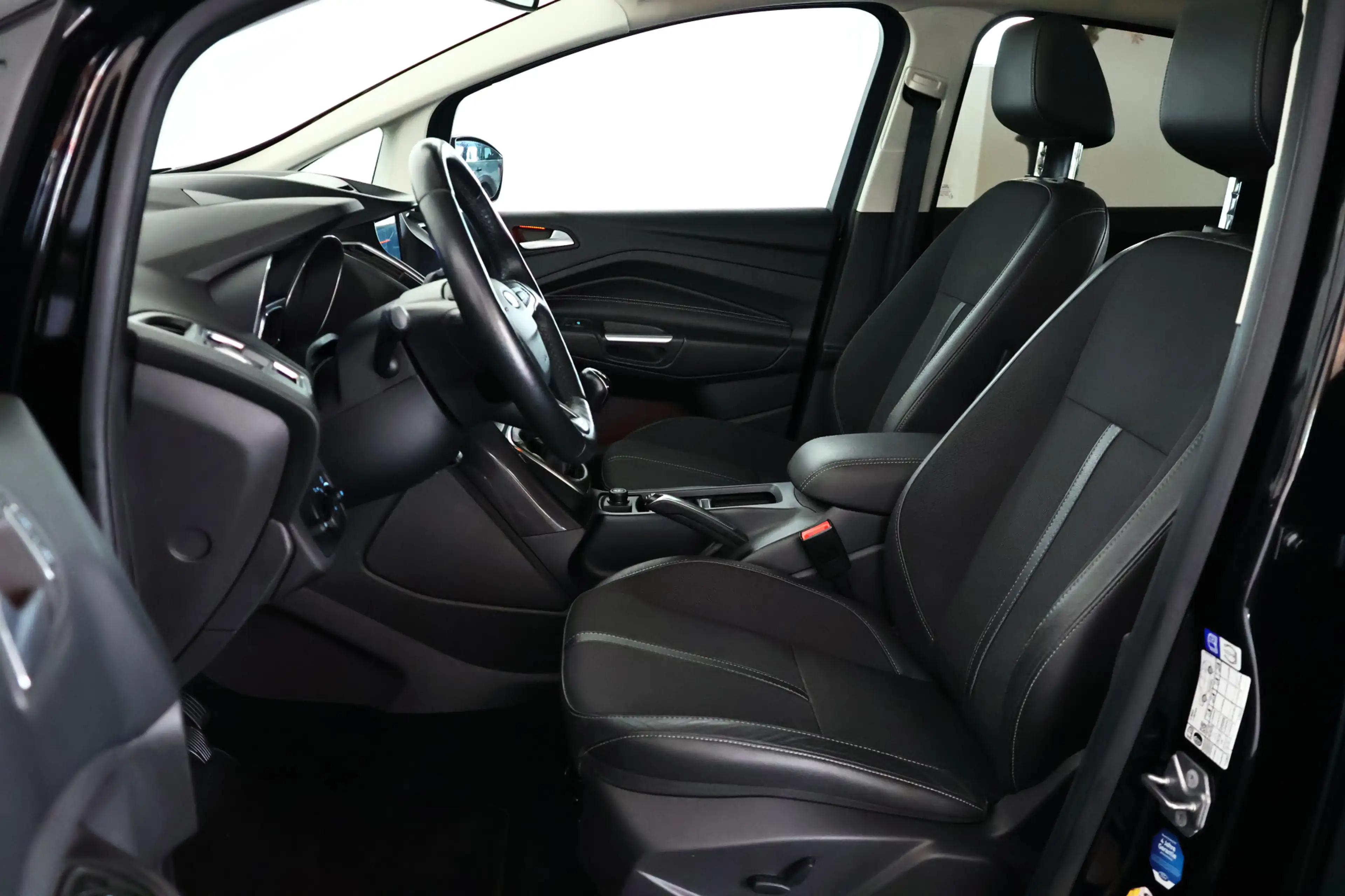 Ford C-Max 1.0 Titanium / Panorama / Navi / CarPlay / Cam — photo 10