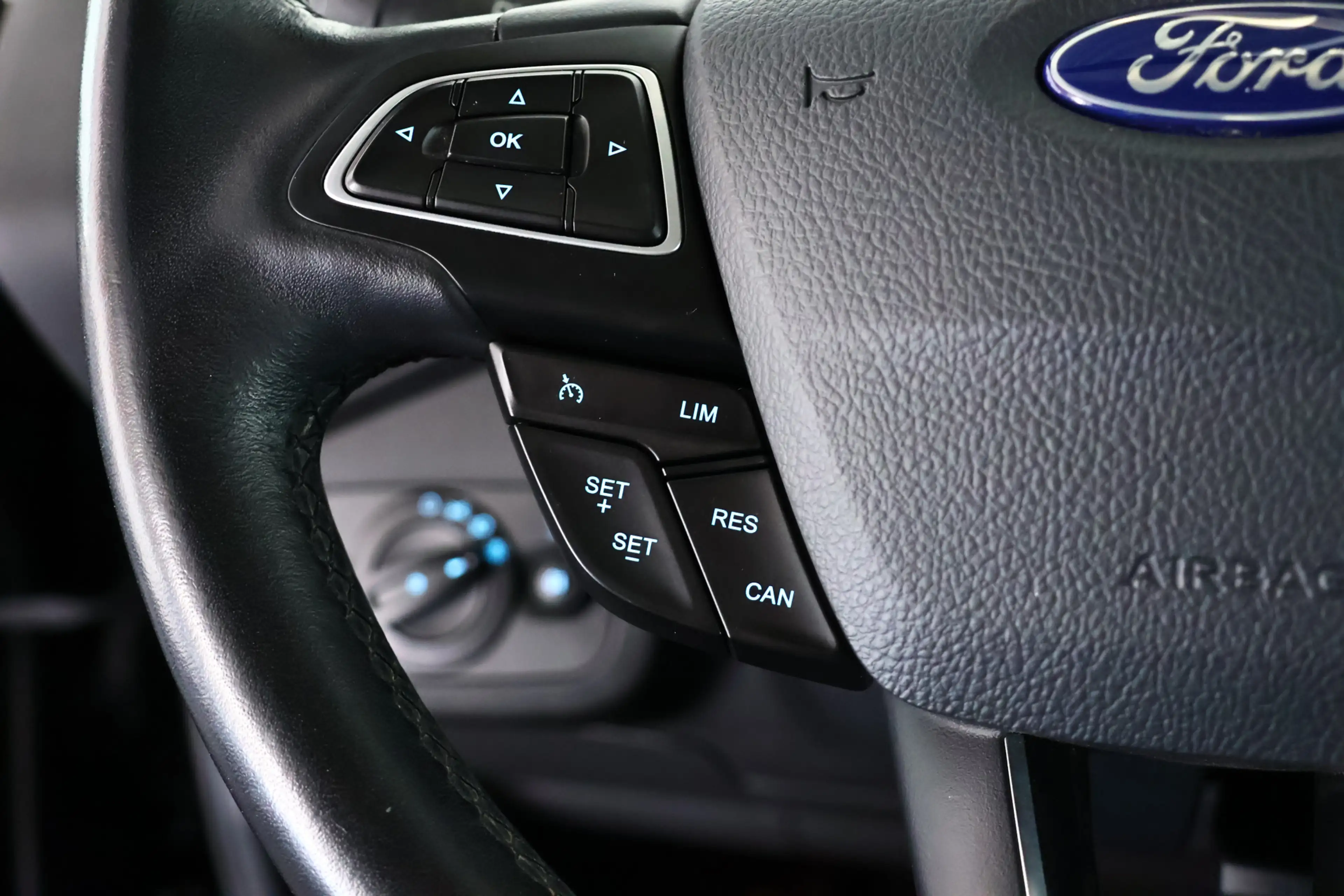 Ford C-Max 1.0 Titanium / Panorama / Navi / CarPlay / Cam — photo 25