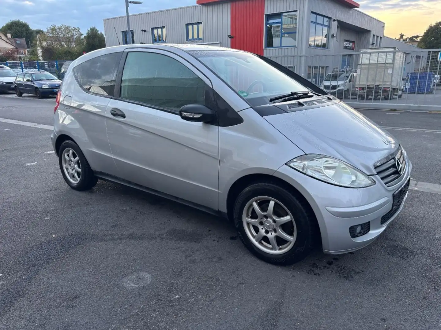 Mercedes-Benz A 150 Classe A II (W169) 150 Classic CVT Grau - 1