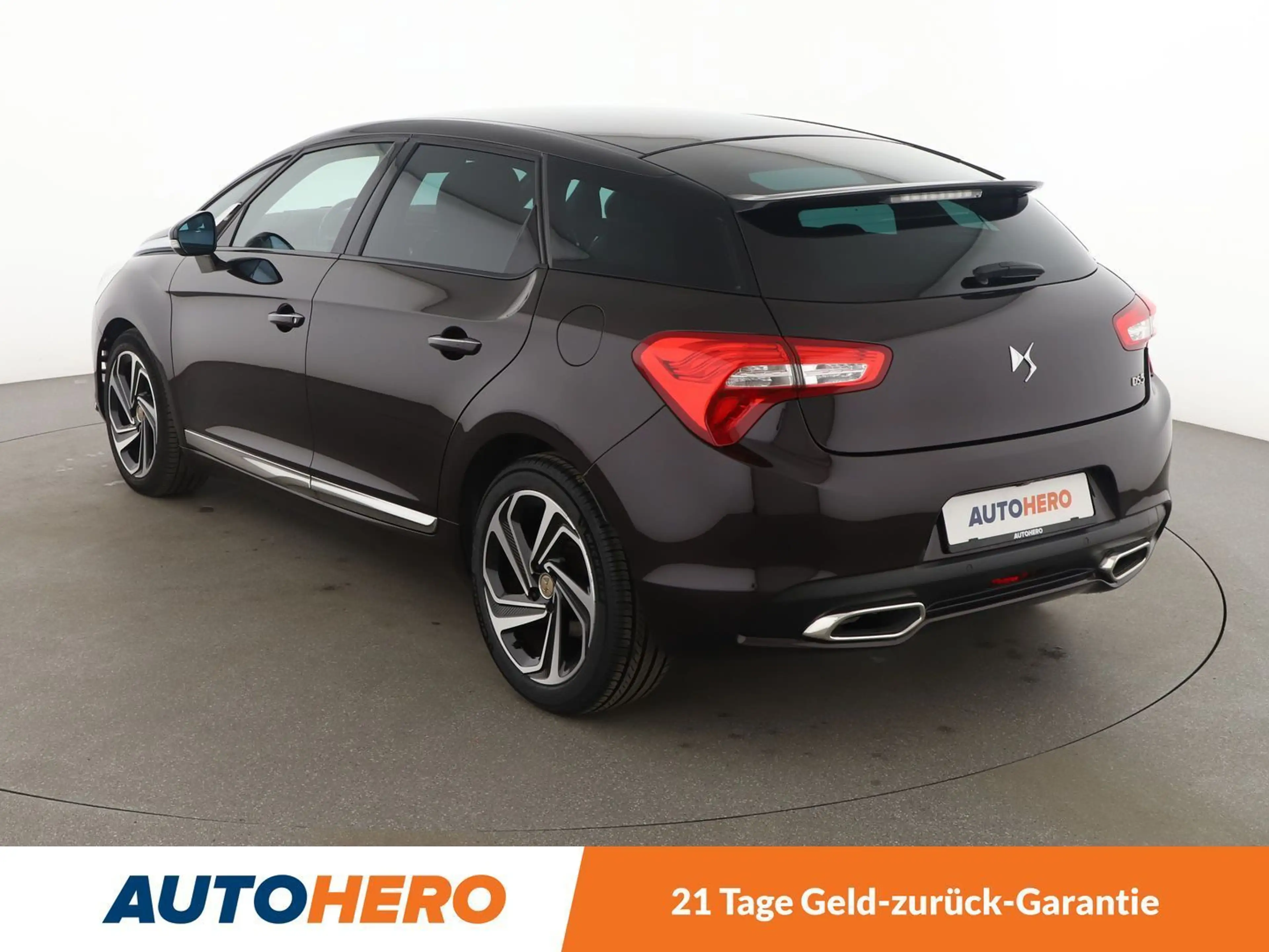 Citroen DS5 2.0 Blue-HDi Aut.*NAVI*PDC*SHZ*ALU*TEMPO* — photo 4