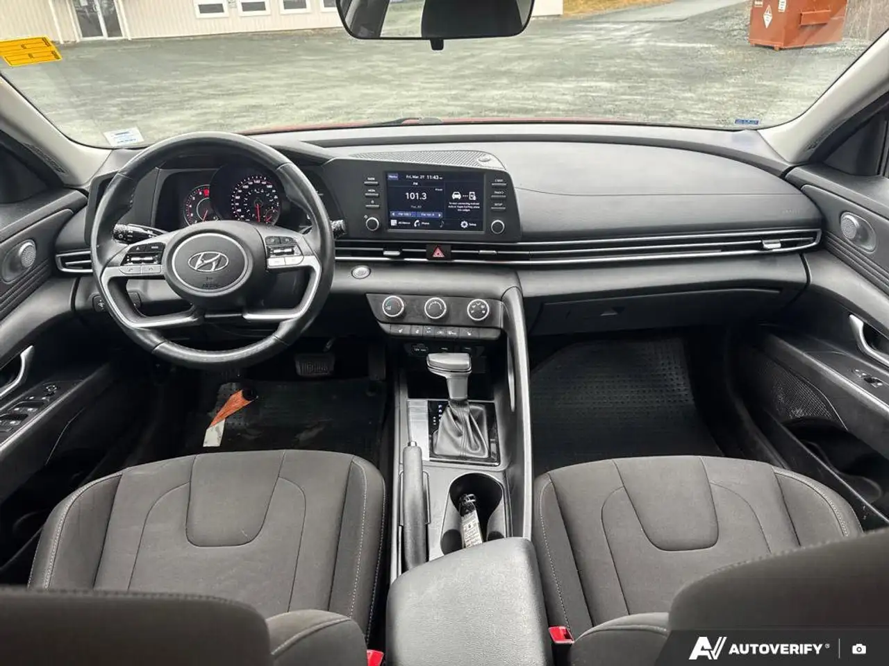 Hyundai ELANTRA снимка Hyundai ELANTRA