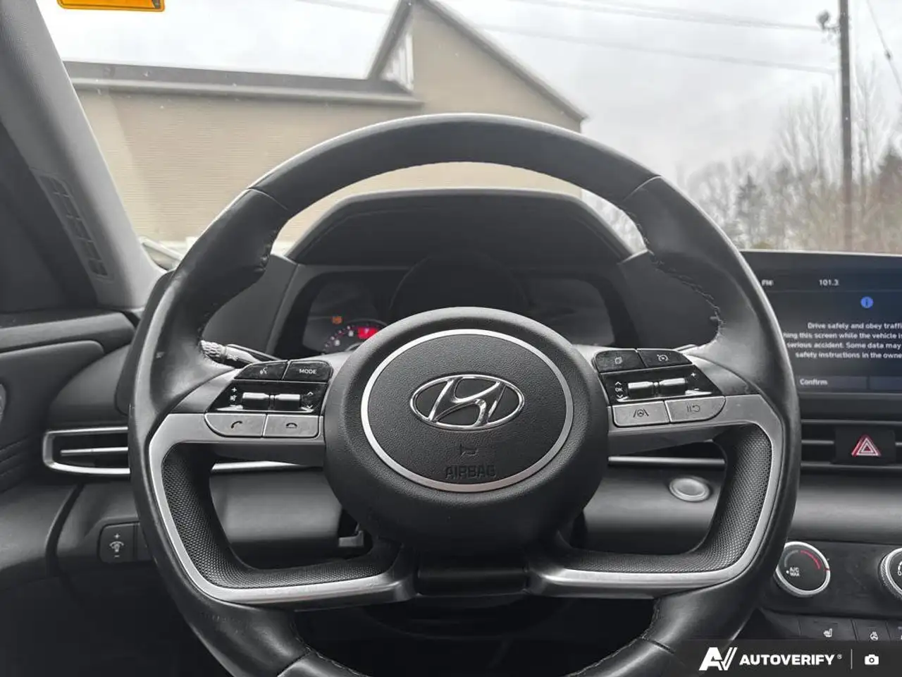 Hyundai ELANTRA снимка Hyundai ELANTRA