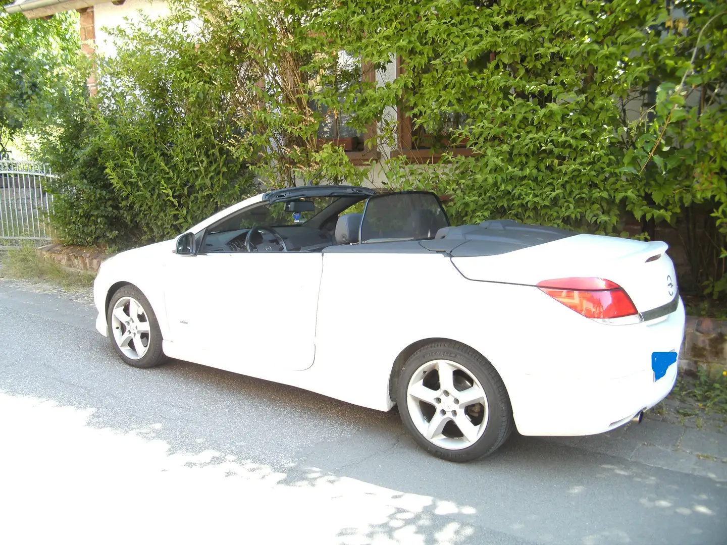 Opel Astra Astra Twin Top 1.9 CDTI Endless Summer Weiß - 1