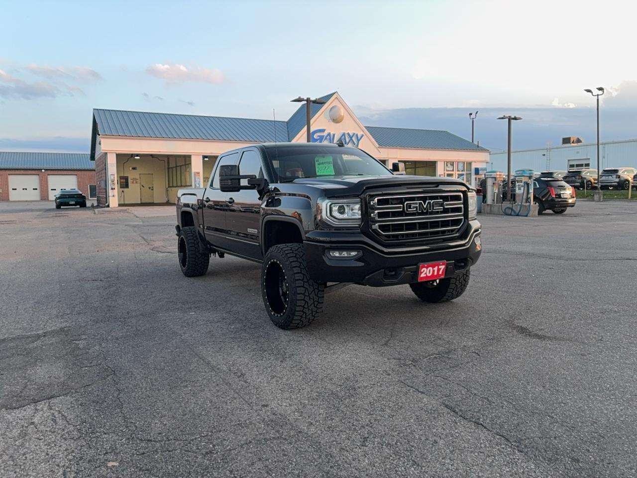 2017 GMC Sierra 1500 SLE Elevation 4WD Z71 Crew Cab 5.3L8cyl 5'9Box — снимка 1