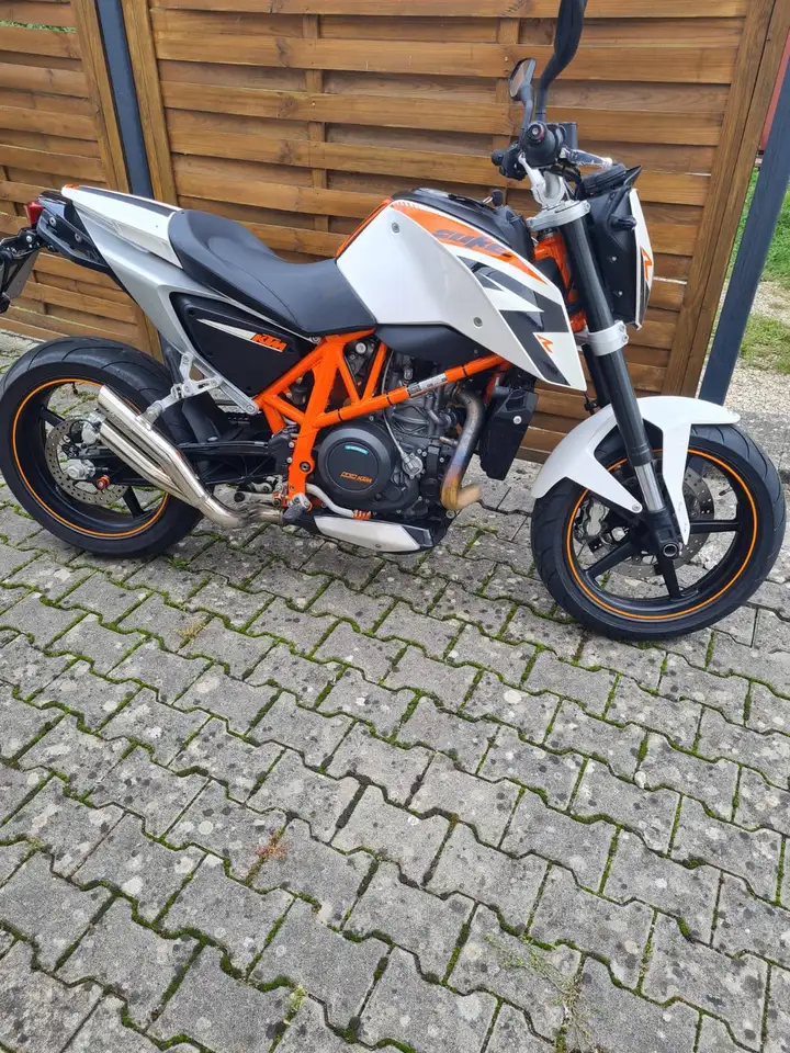 KTM 690 Duke