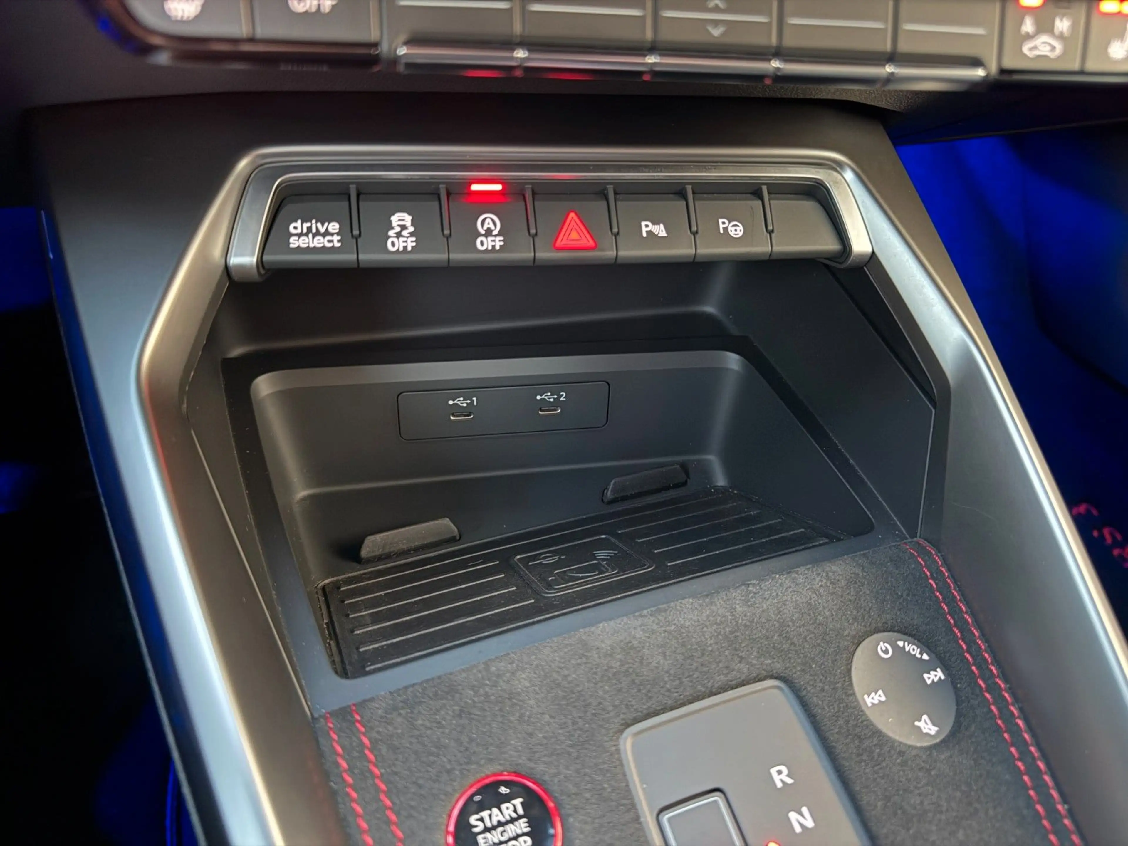 Audi RS3 Lim. 2.5 TFSI quattro|Bang & Olufsen|Matrix — photo 17