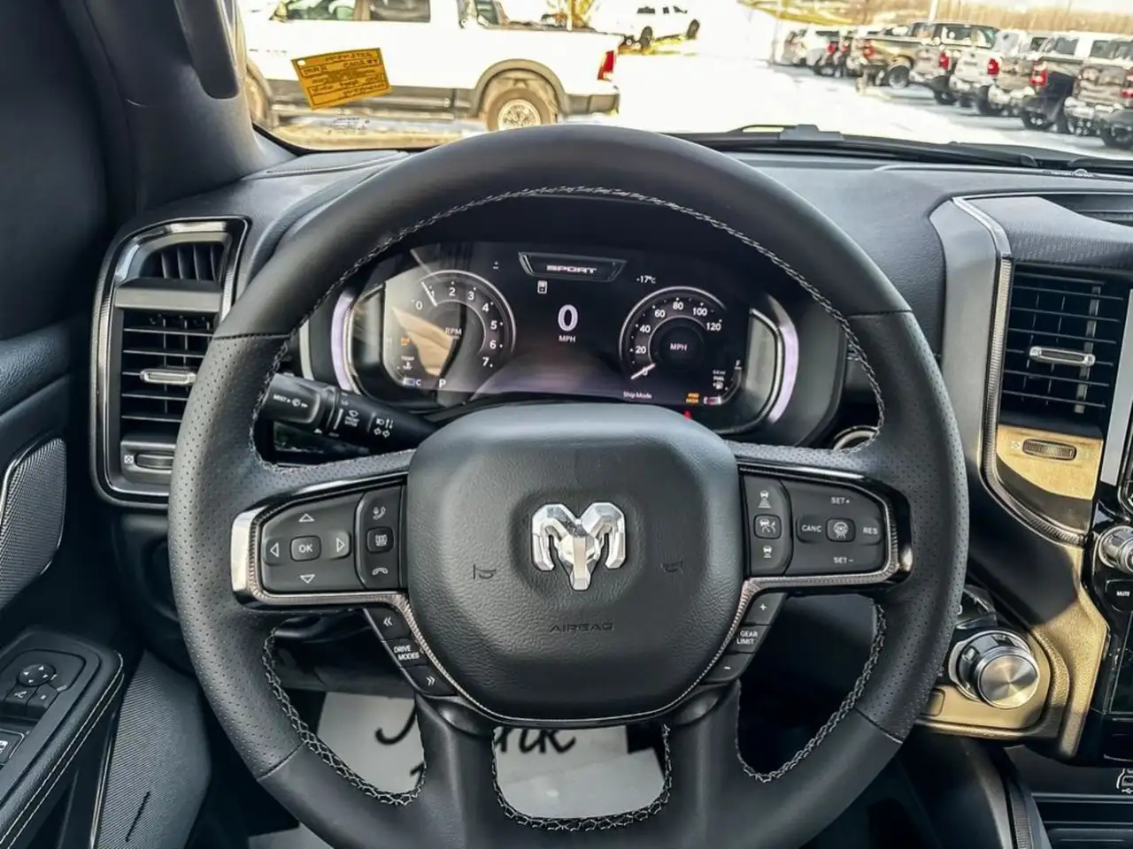 RAM 1500 снимка RAM 1500