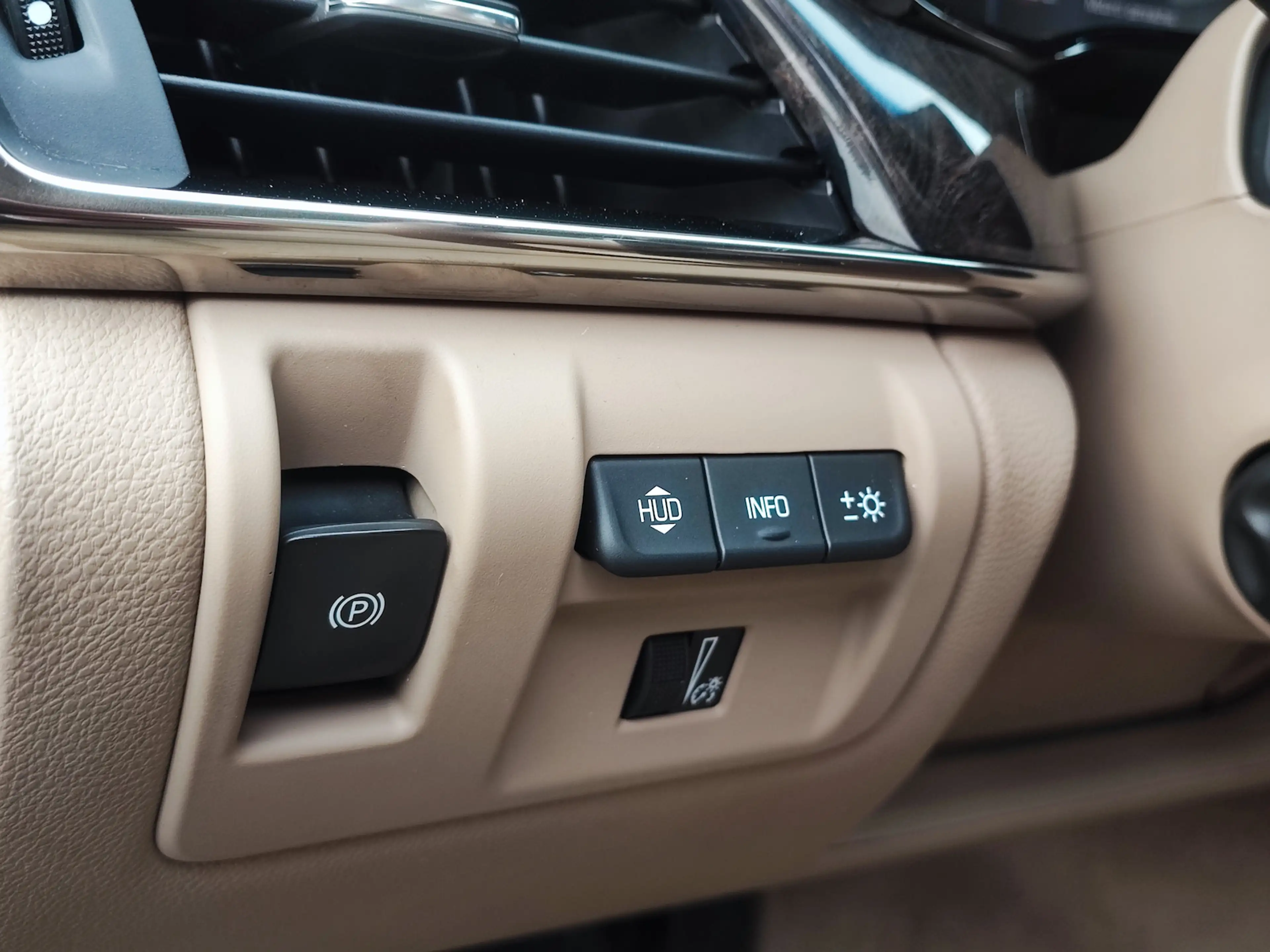 Cadillac CTS Performance Luxury|HUD|PANO|NAVI|360°|HU-NEU — photo 18