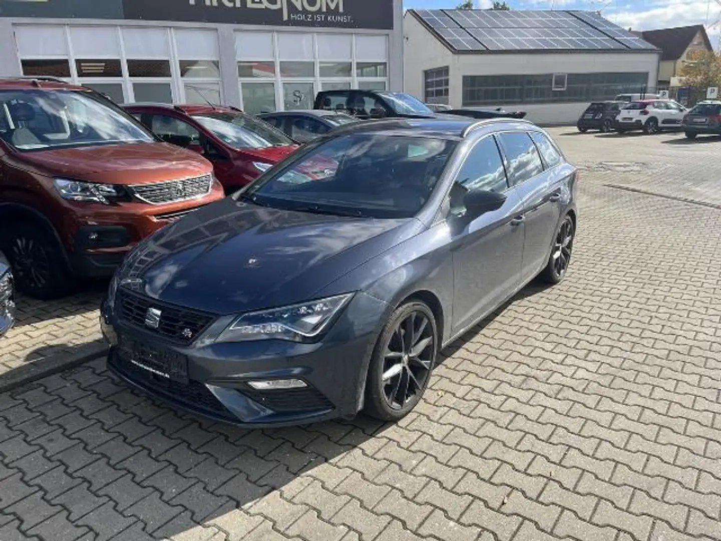 SEAT Leon ST 1.5 TSI FR - Navi - SHZ - ACC - 8-fach Bereift Gris - 1