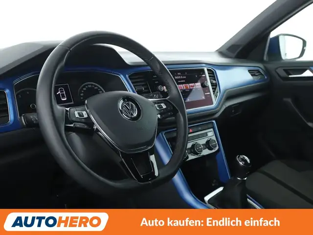 Volkswagen T-Roc view 11