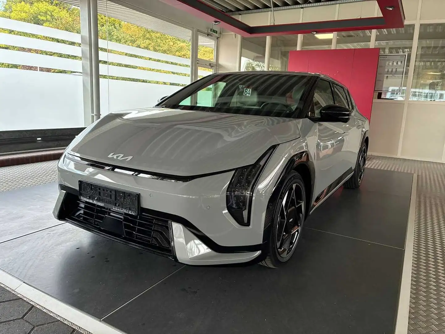 Kia EV4 HB 81 FWD GT-LINE DWP COM CON Gris - 1