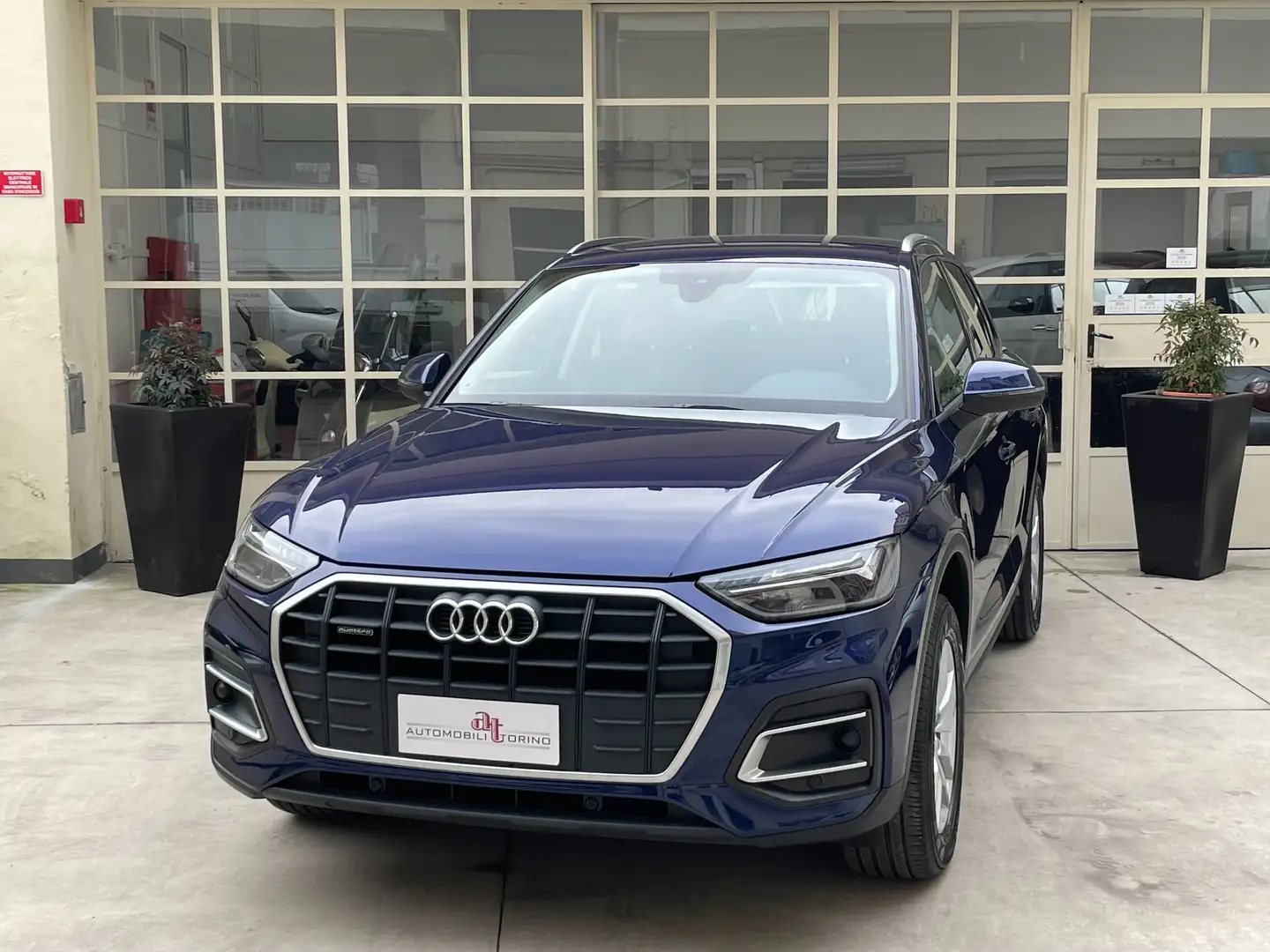 Audi Q5 BUSINESS QUATTRO S-TRONIC FP Blau - 1