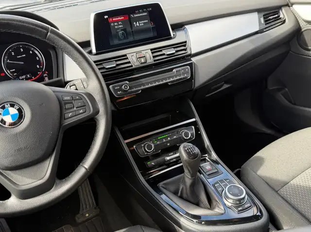BMW 2 Series view 14