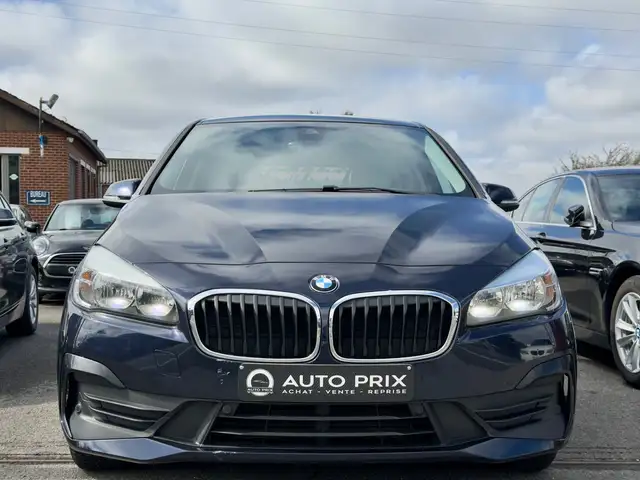 BMW 2 Series view 3