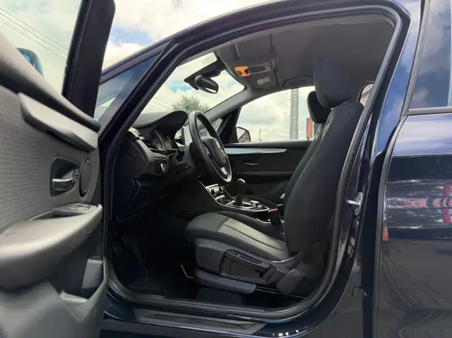 BMW 2 Series view 7