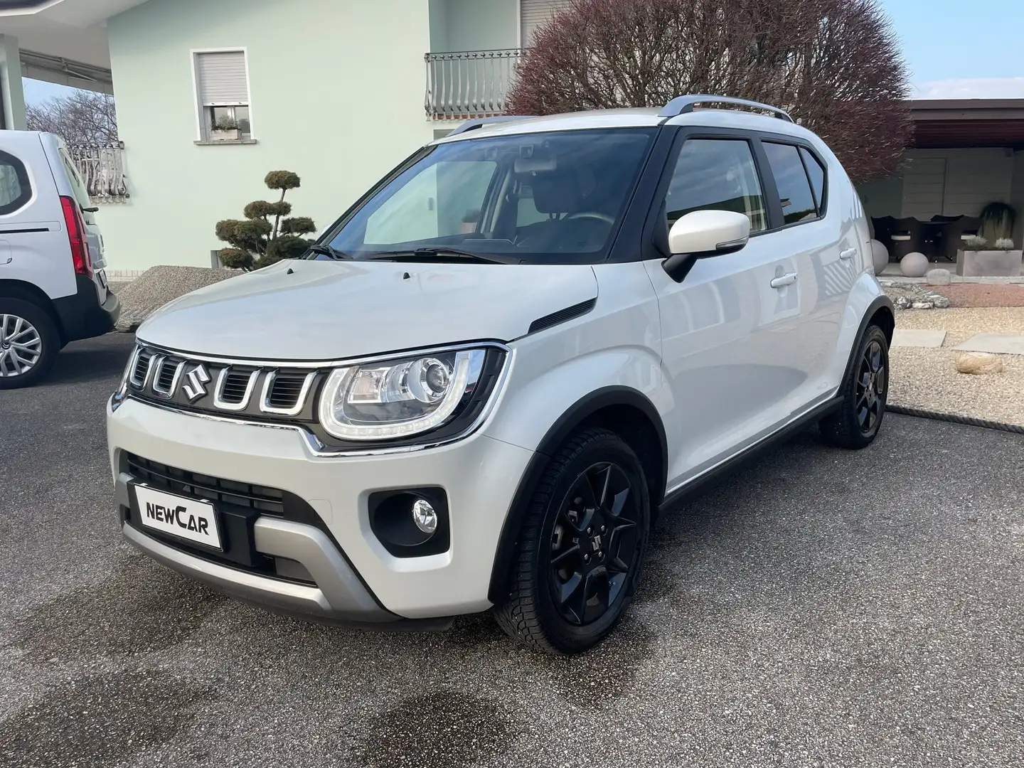 Suzuki Ignis Ignis III 1.2 Hybrid Top 4wd allgrip Weiß - 1