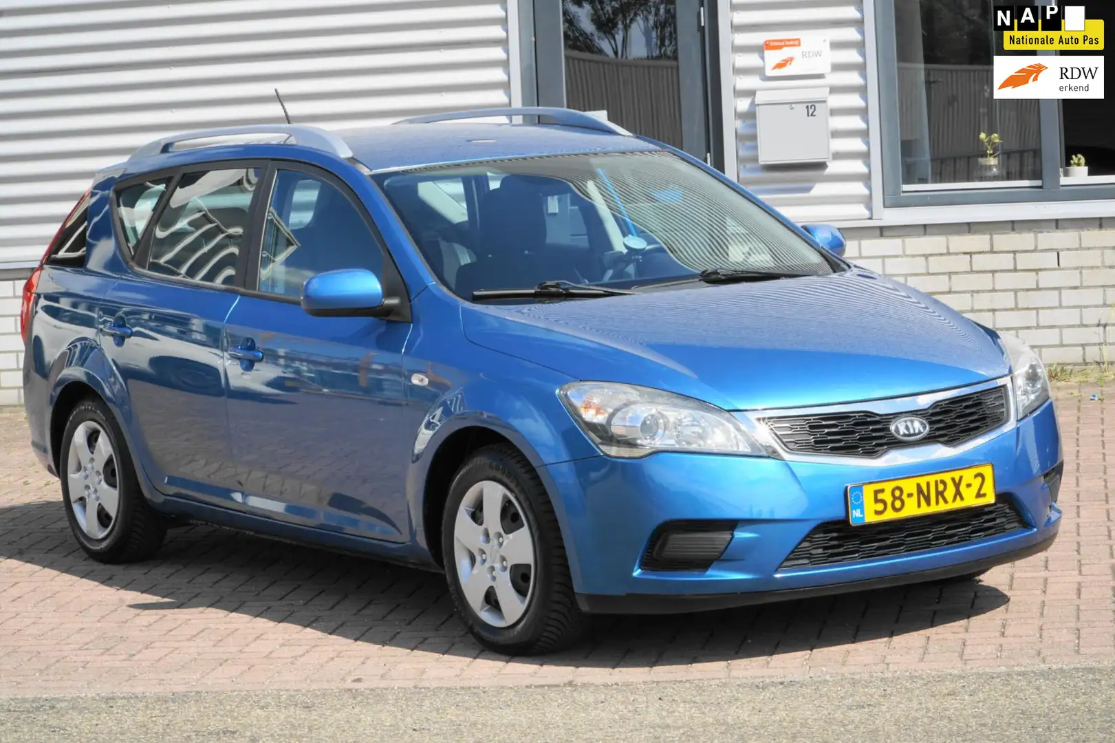Kia Ceed / cee'd Sporty Wagon 1.6 CVVT X-tra NETTE AUTO Blauw - 1
