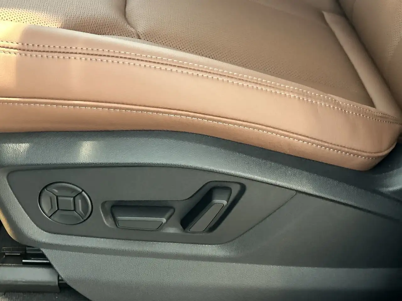 Audi Q7 снимка Audi Q7