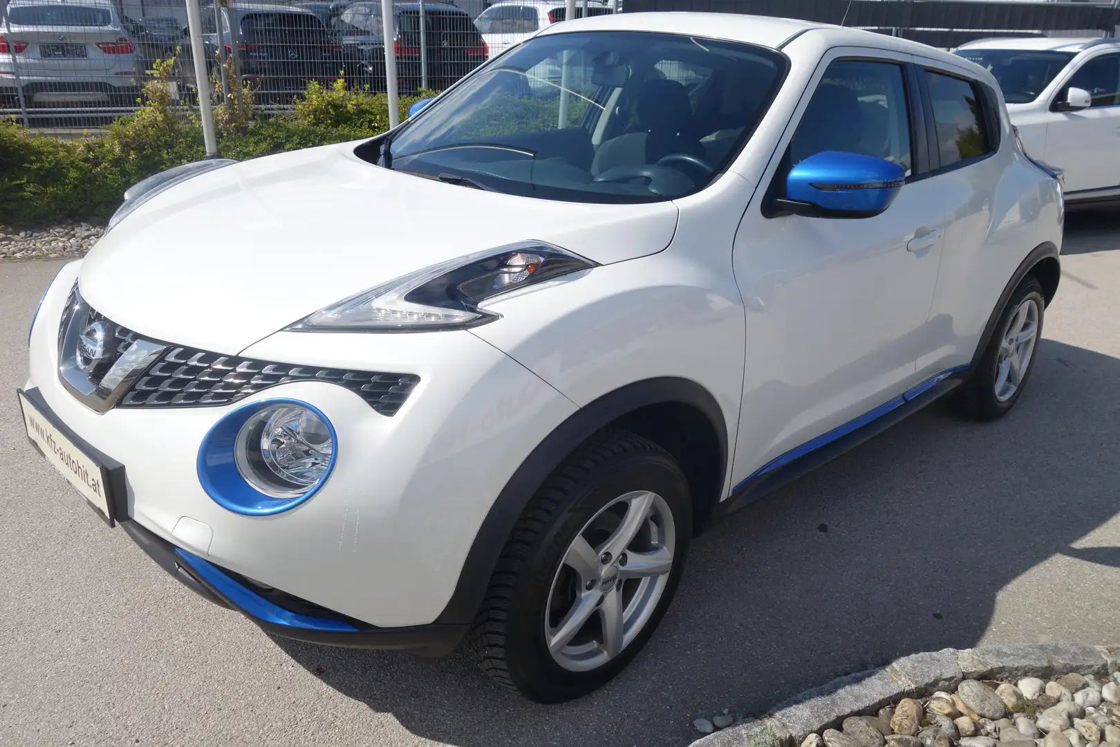 Nissan Juke 1,6 Acenta Aut. ***Kamera/NAVI/Sitzheizung*** Weiß - 2