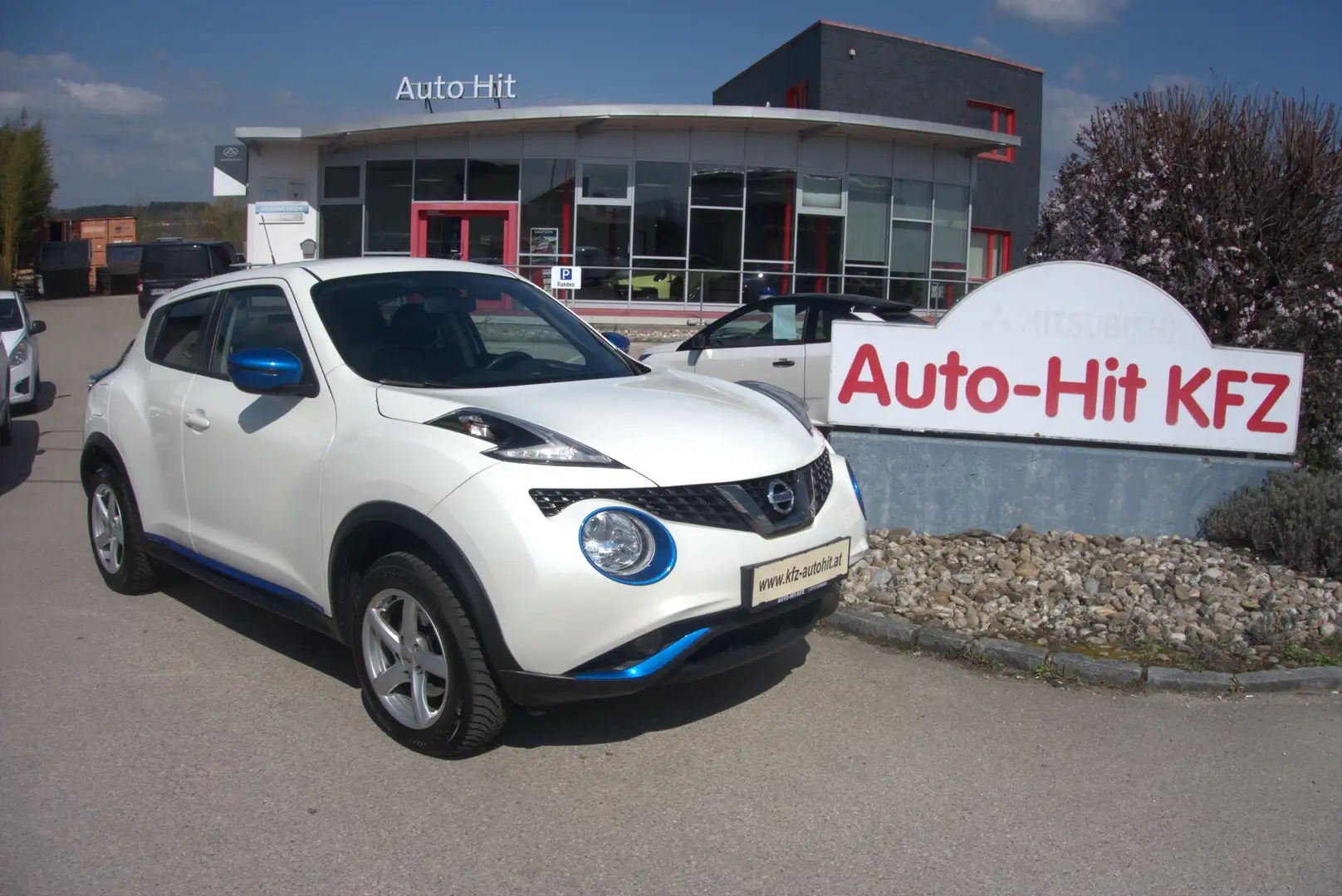 Nissan Juke 1,6 Acenta Aut. ***Kamera/NAVI/Sitzheizung*** Weiß - 1