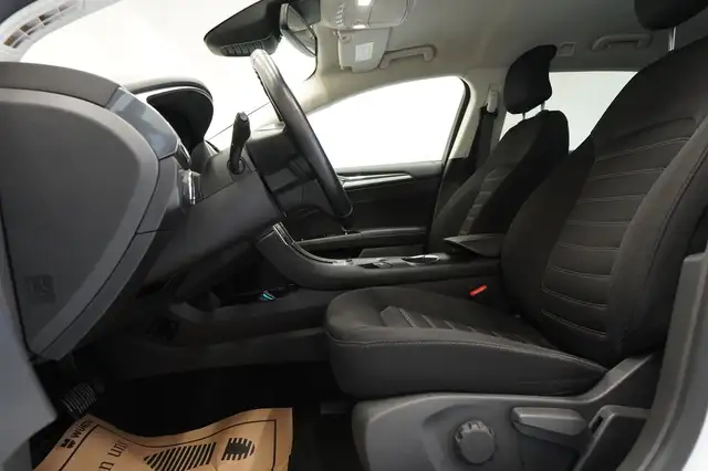 Ford Mondeo view 15