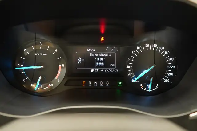 Ford Mondeo view 25