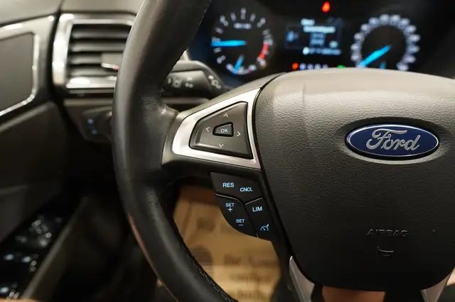 Ford Mondeo view 23