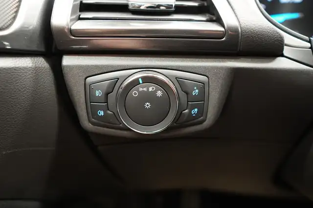 Ford Mondeo view 26