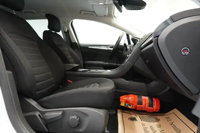 Ford Mondeo view 18