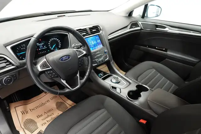 Ford Mondeo view 13