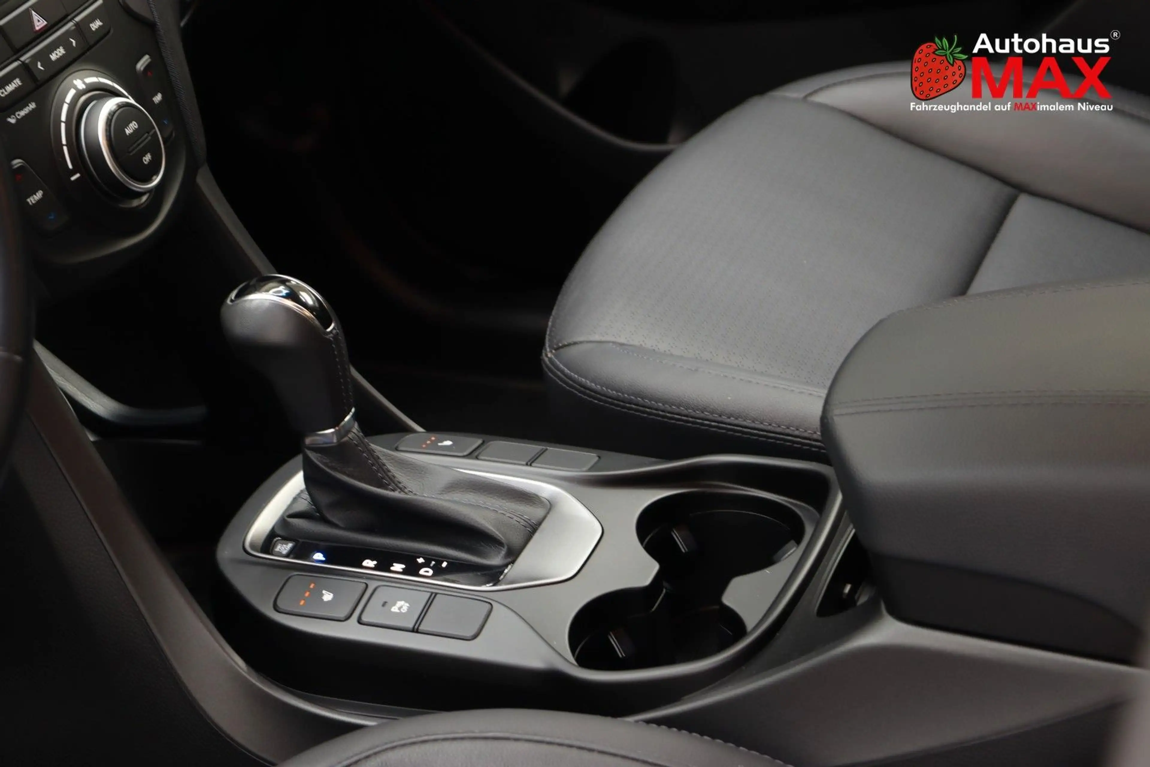 Hyundai SANTA FE Style 4WD~1.Hand~SZH~Tempomat~Kamera — photo 13