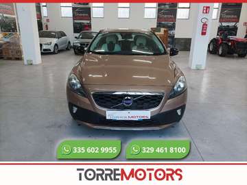 V40  Cross Country 2.0 d3 Momentum geartronic
