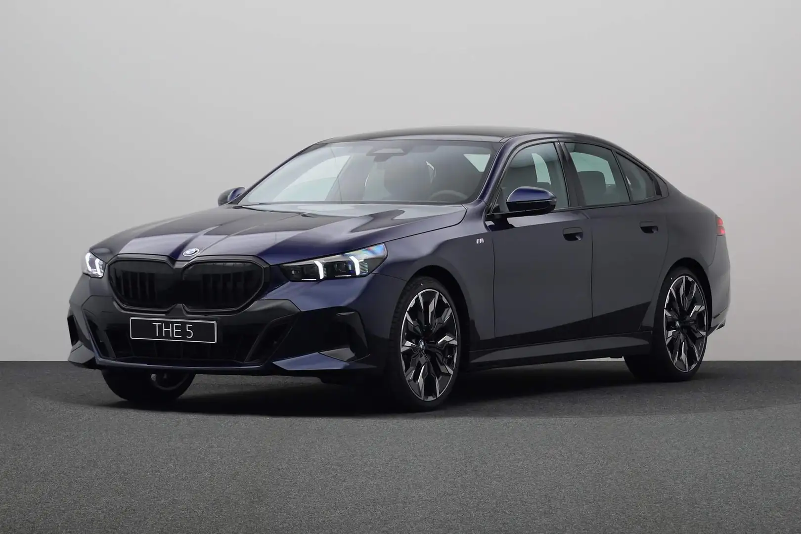 BMW 520 5-serie Sedan 520i Driving Assistant Professional Blauw - 1