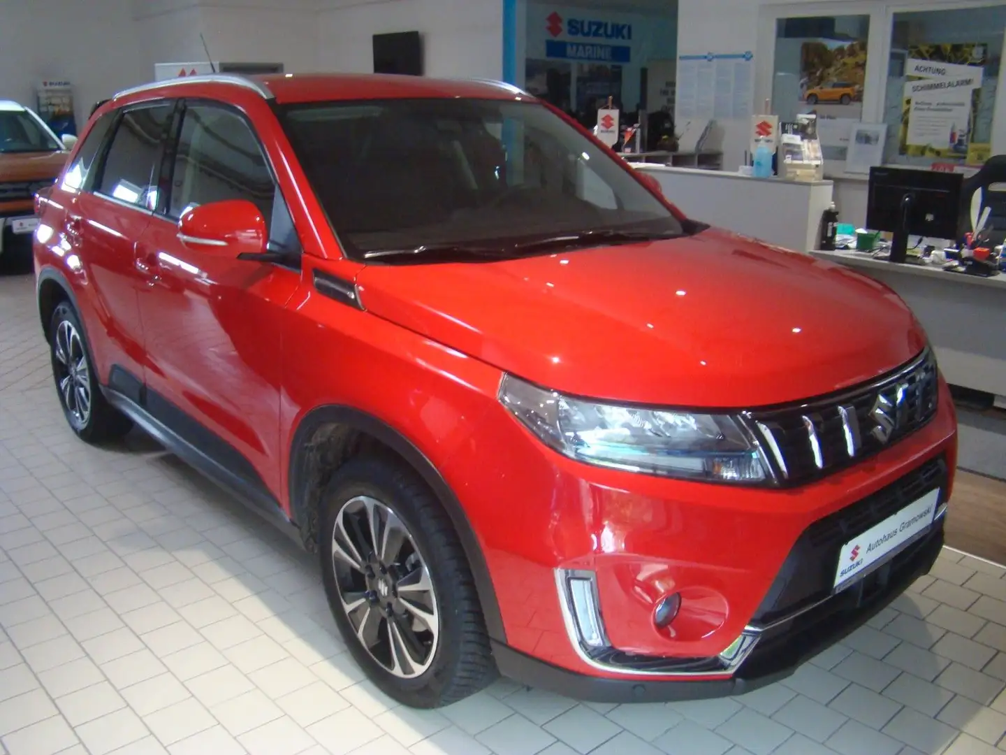 Suzuki Vitara 1.4 BOOSTERJ: Hybrid GLX/Comfort+ Allgrip Roşu - 1
