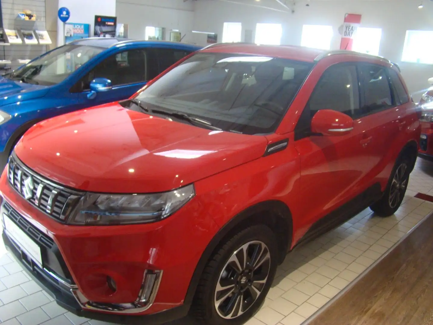 Suzuki Vitara 1.4 BOOSTERJ: Hybrid GLX/Comfort+ Allgrip Roşu - 2
