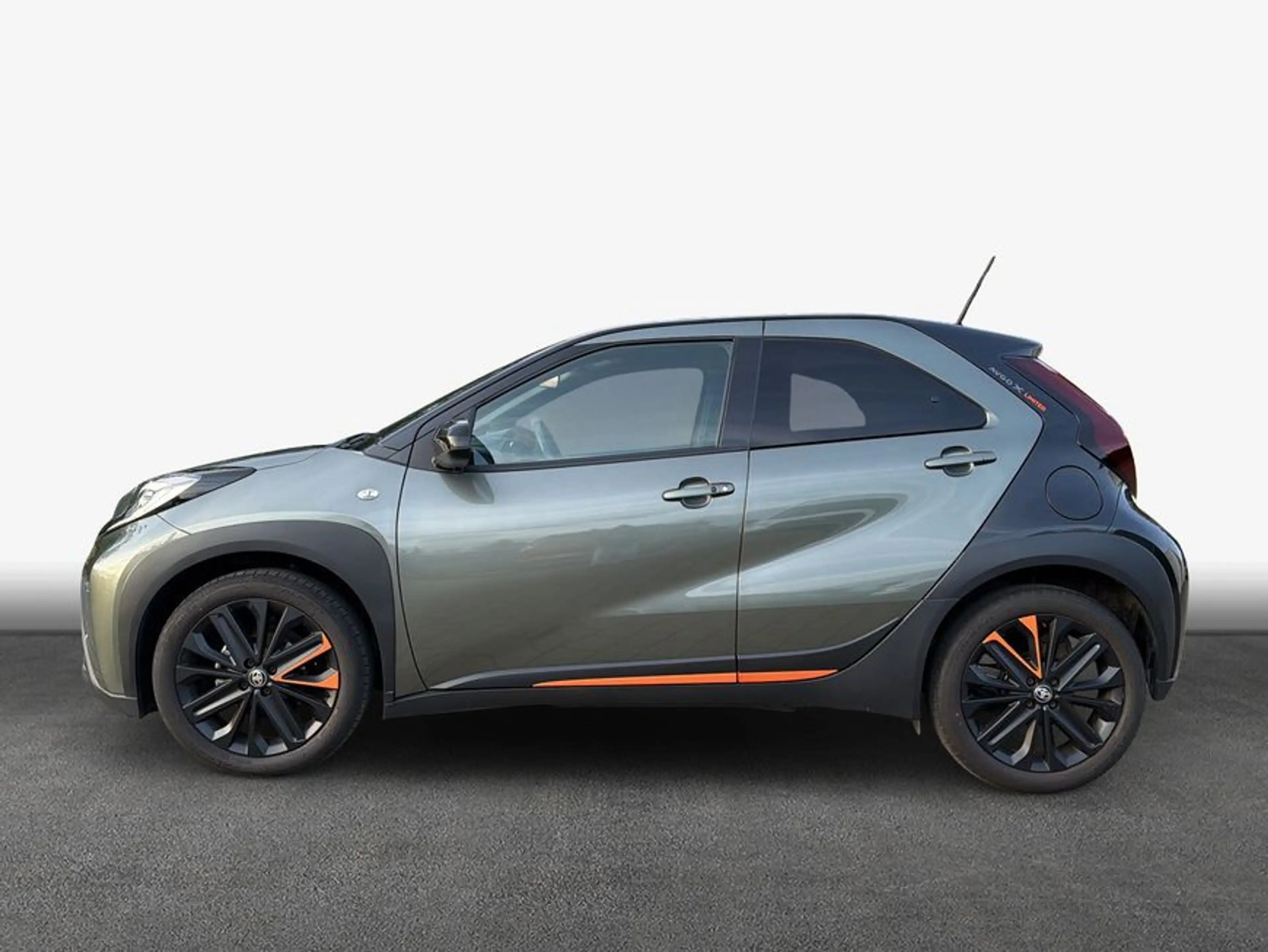 Toyota Aygo X X Limited — photo 4