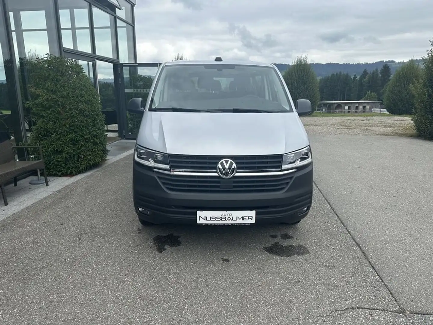 Volkswagen T6.1 Kombi LR TDI 4MOTION LED AHK Sitzheizung Zilver - 2
