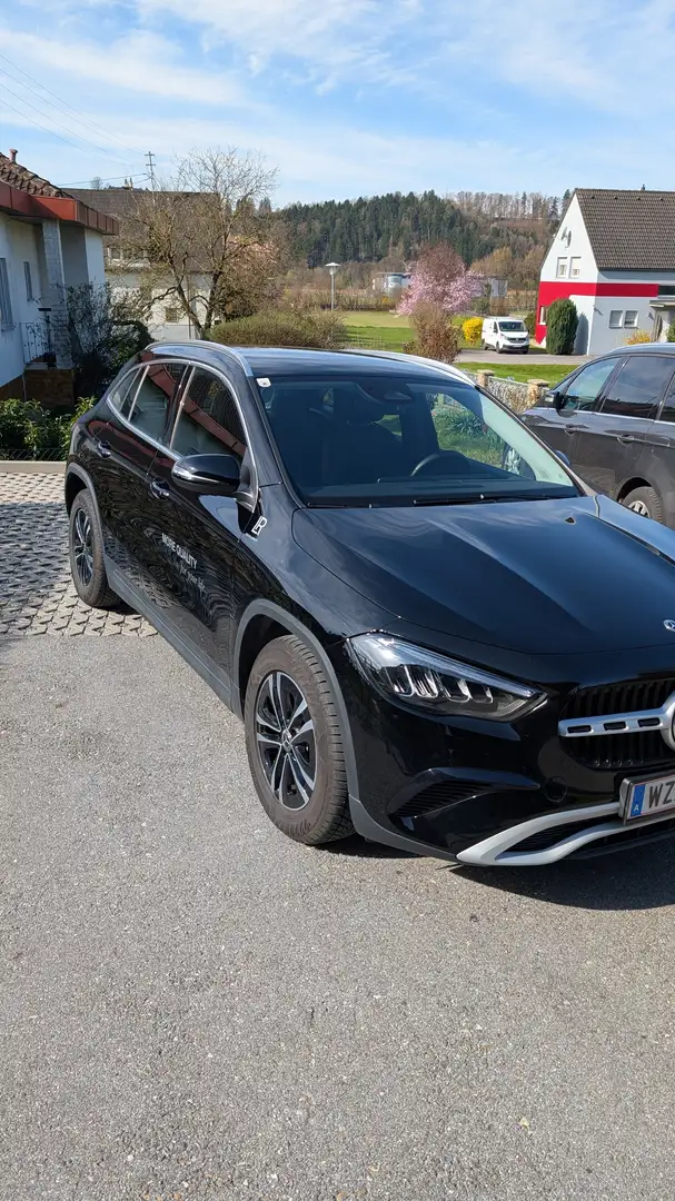 Mercedes-Benz GLA 180 GLA 180 Entry Österreich-Edition Schwarz - 2