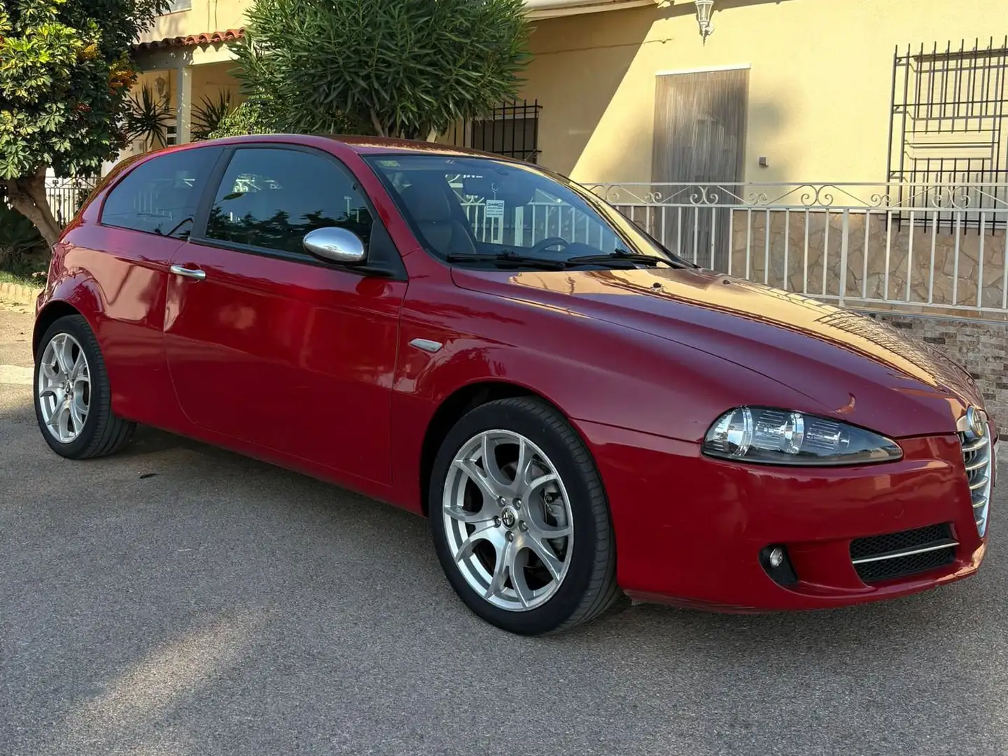 Alfa Romeo 147 147 1.6 TS Sport 105 Sport Roşu - 2
