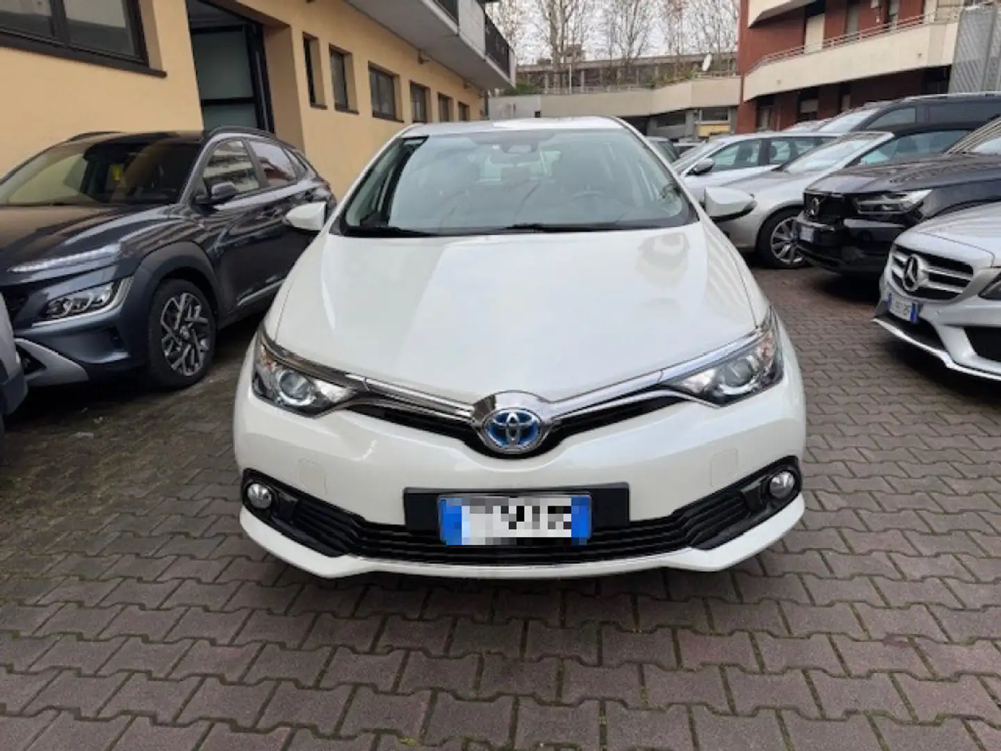 Toyota Auris Touring Sports 1.8 Hybrid Active Bianco - 2