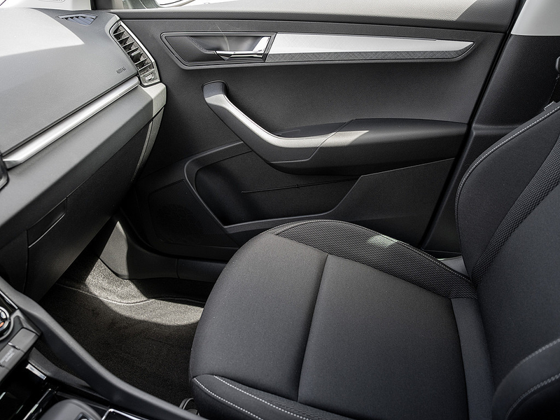 Skoda Karoq 1.5 TSI ACT Balance AHK 360 KAM MATRIX — photo 10