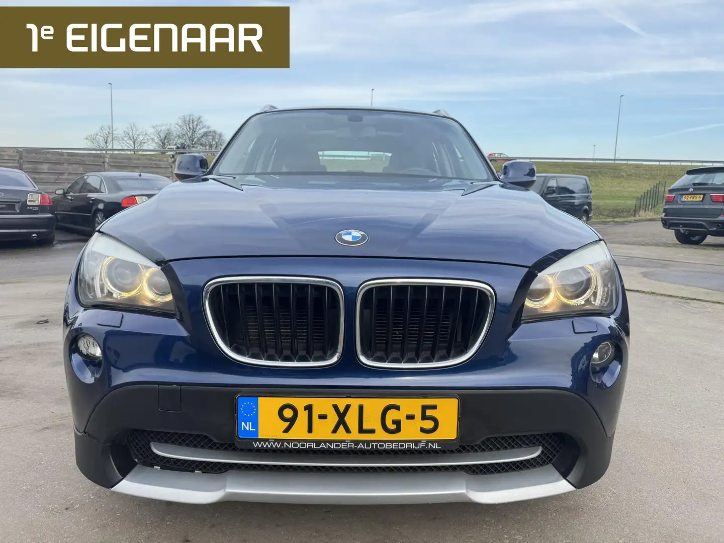 BMW X1 sDrive20i Blau - 2