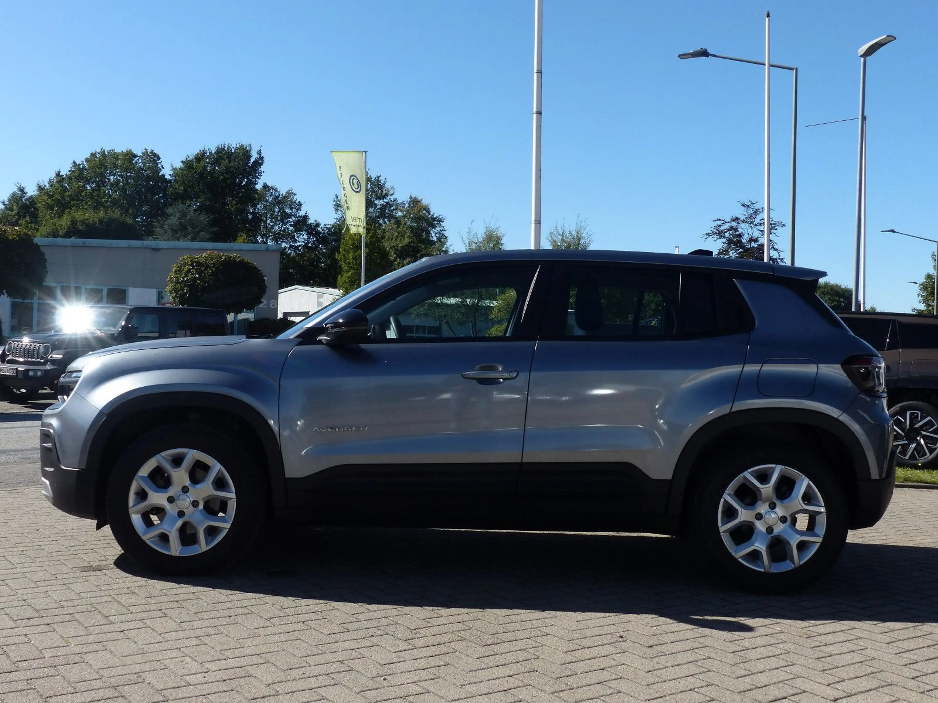 Jeep Avenger Altitude MHEV — photo 8