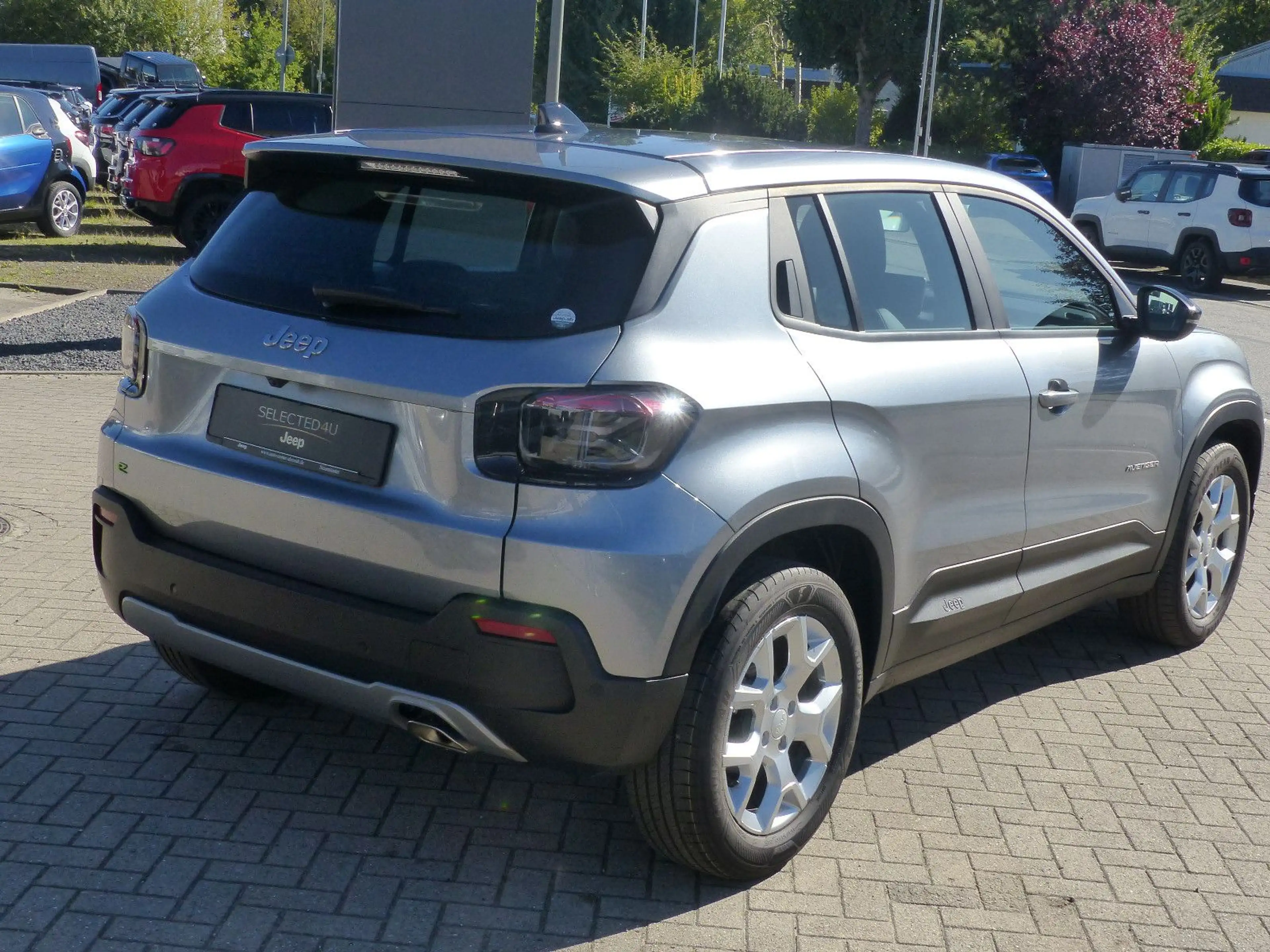 Jeep Avenger Altitude MHEV — photo 4