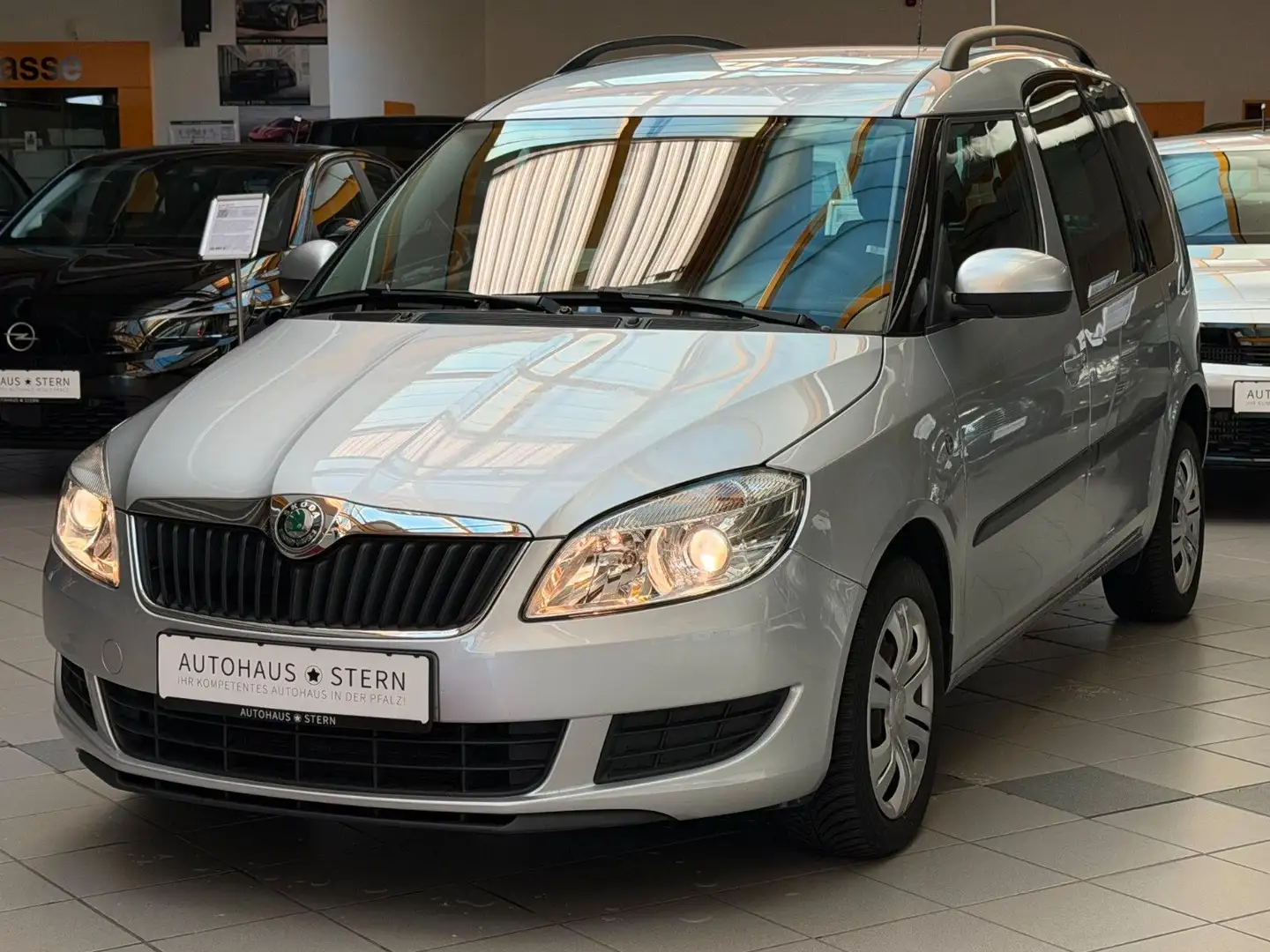 Skoda Roomster |SHZ|PDC|AUX|Automatik|Klimaautomatik Argento - 1