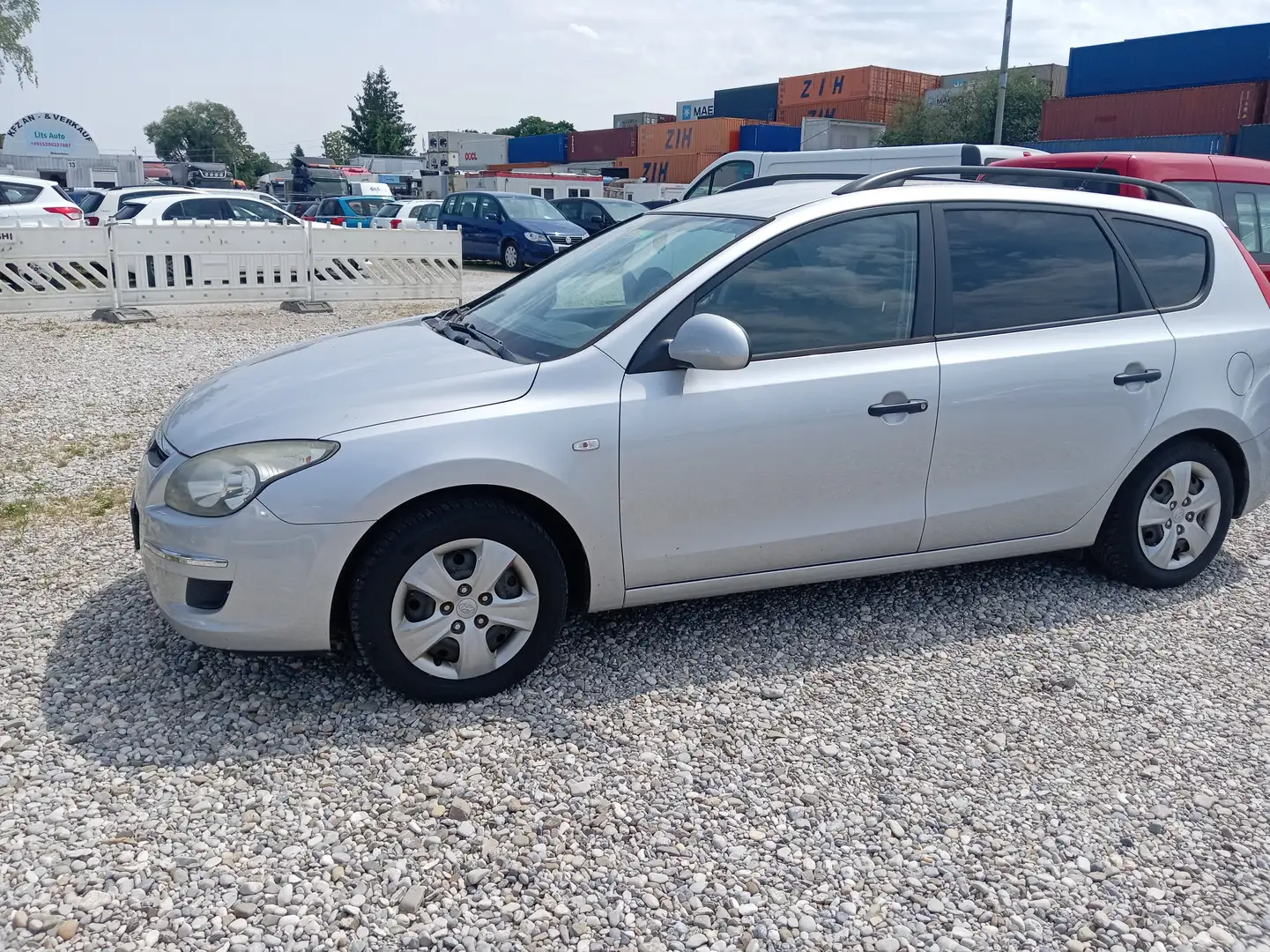 Hyundai i30 i30cw 1.6 ,Klima, Serviceheft, Tüv. 05. 26 Silver - 2