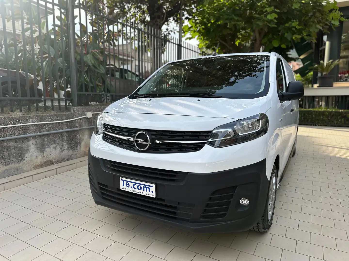 Opel Vivaro 1.5hdi 120cv Essentia Blockshaft passo lun. Blanc - 1