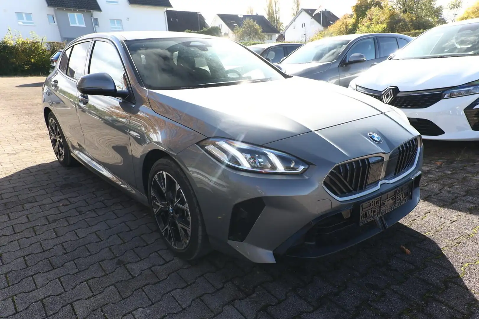BMW 120 M Sport 120i ACC PrivG 2Z-Klima LED Nav Kam SHZ... Gris - 2